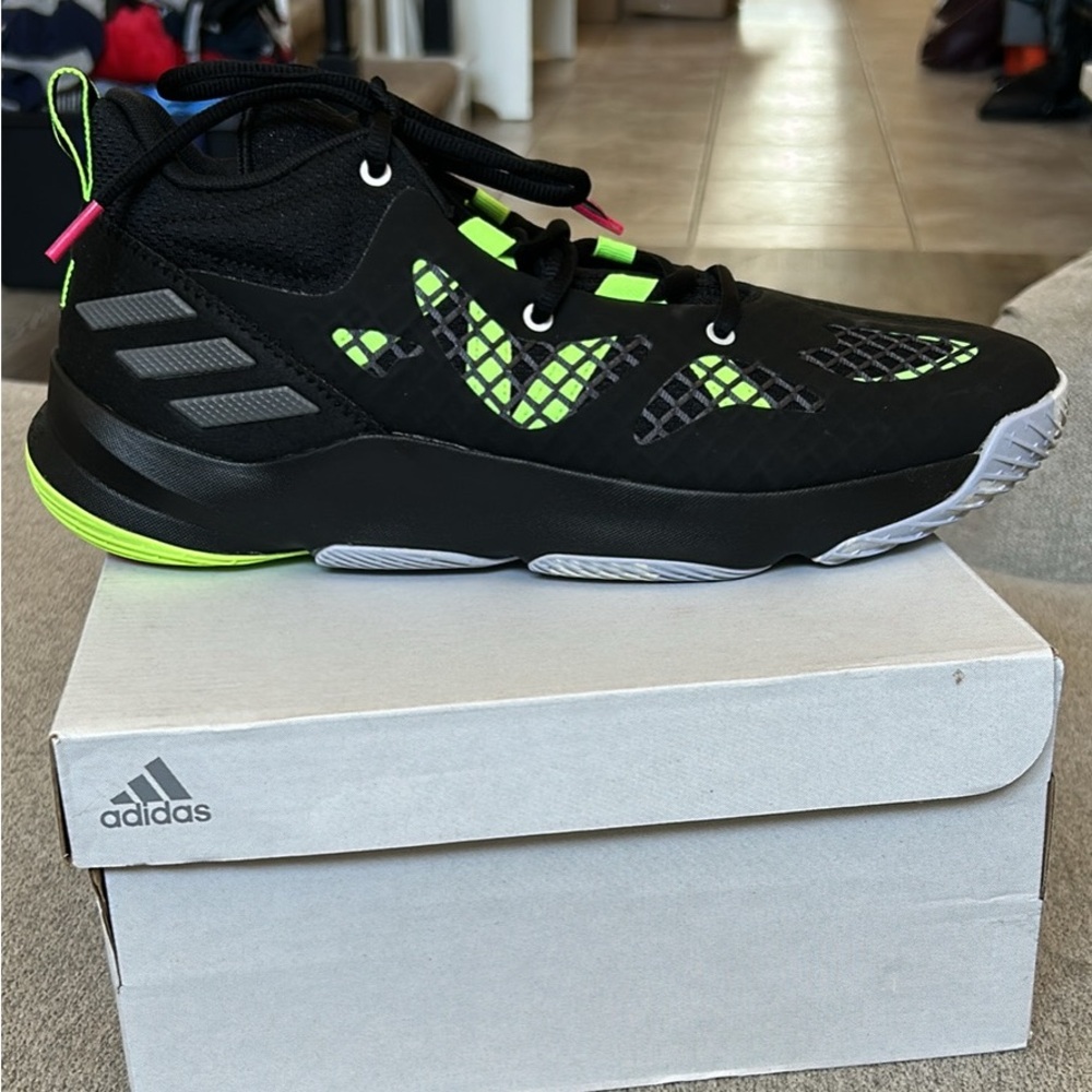 NIB men’s Adidas 10.5